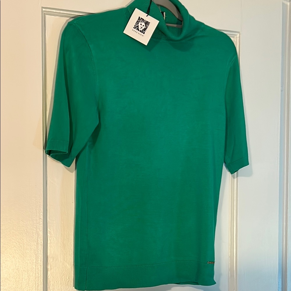 NWT Anne Klein Vibrant Green Knit Top